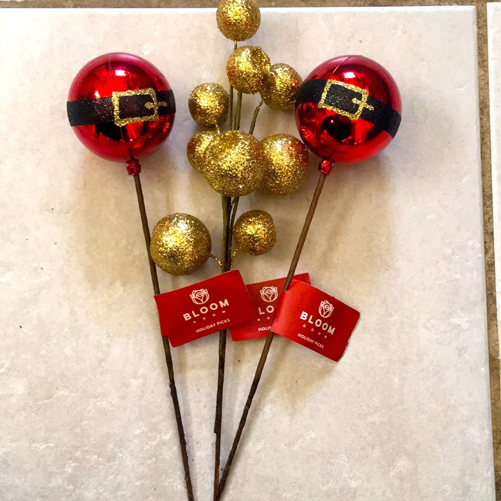 HOLIDAY DECOR BUNDLE